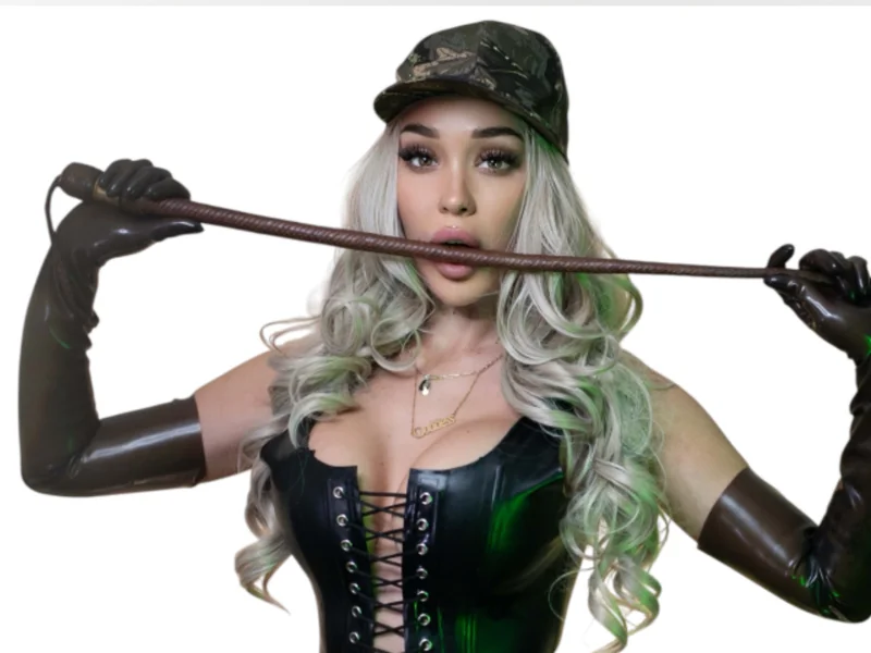 . ONLINE NOW - OnlyFans Creator Profile Picture