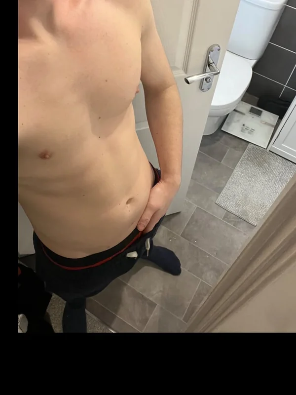 Lee Ritchie OnlyFans Creator Lee Ritchie OnlyFans slim male creator