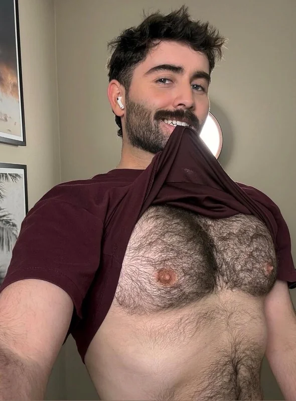 L - OnlyFans Creator Profile Picture