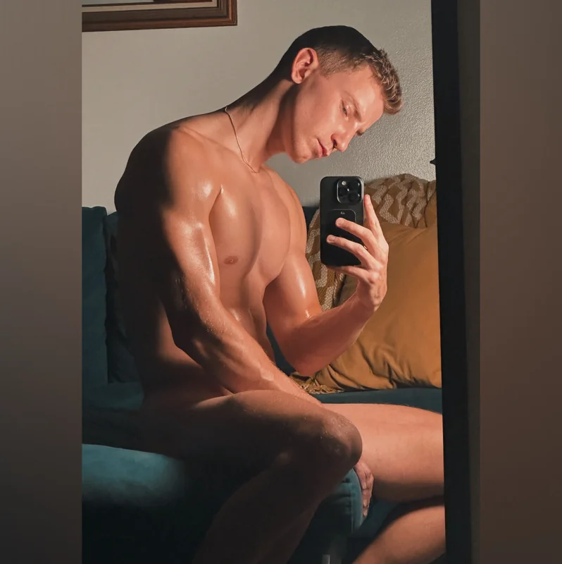Leftytwunk OnlyFans creator with exclusive content