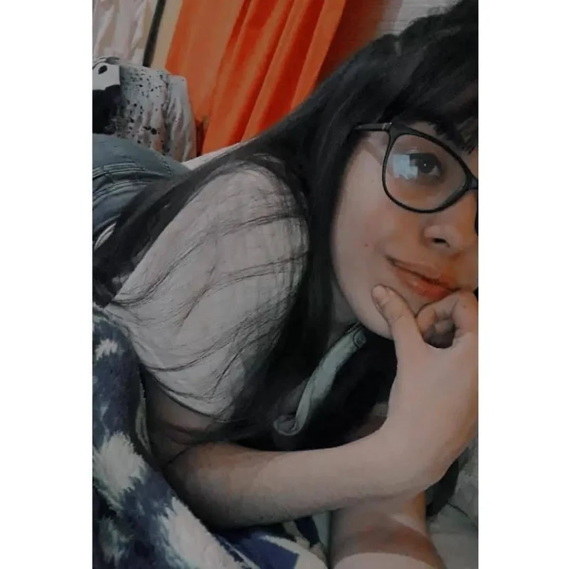 Leila OnlyFans Creator Profile Leila OnlyFans creator with glasses