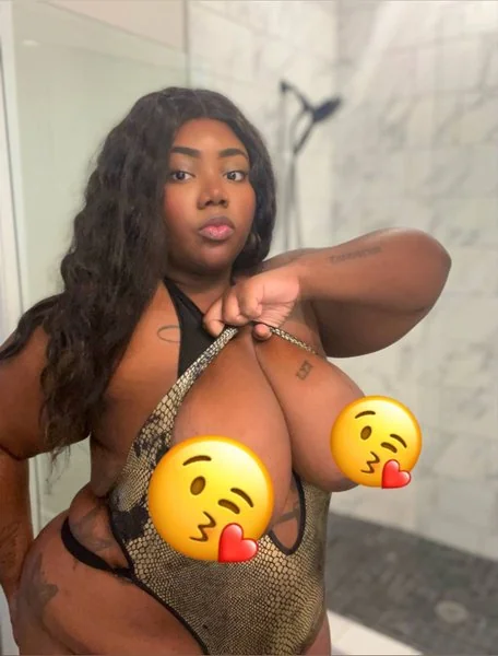 lenadrains OnlyFans Profile lenadrains OnlyFans nude page with interactive content