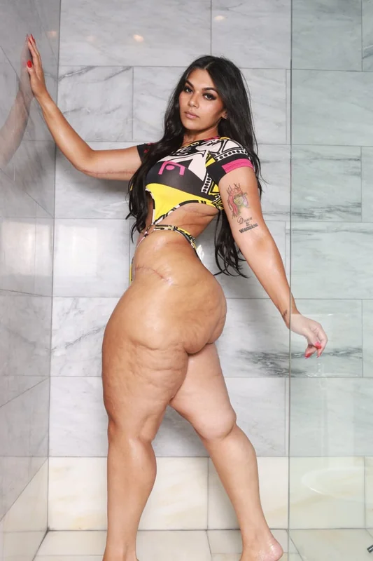 Lenaluxxe - OnlyFans Creator Profile Picture