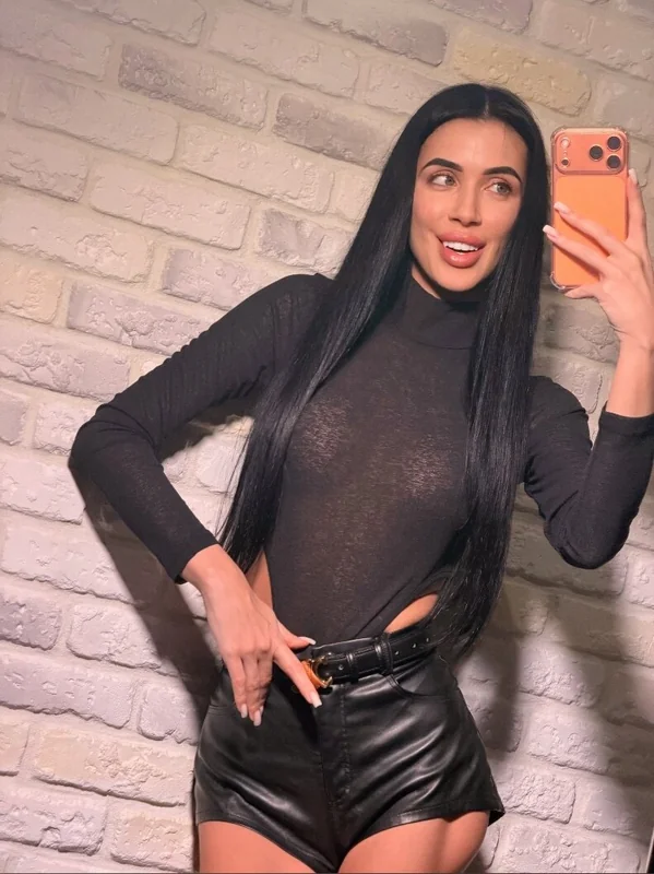 Lenny Crystall Exclusive OnlyFans Content Lenny Crystall OnlyFans creator with a naughty side