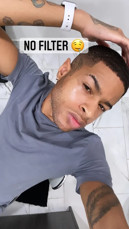 Leonreddz OnlyFans Creator Leonreddz OnlyFans Slim Tattooed Creator