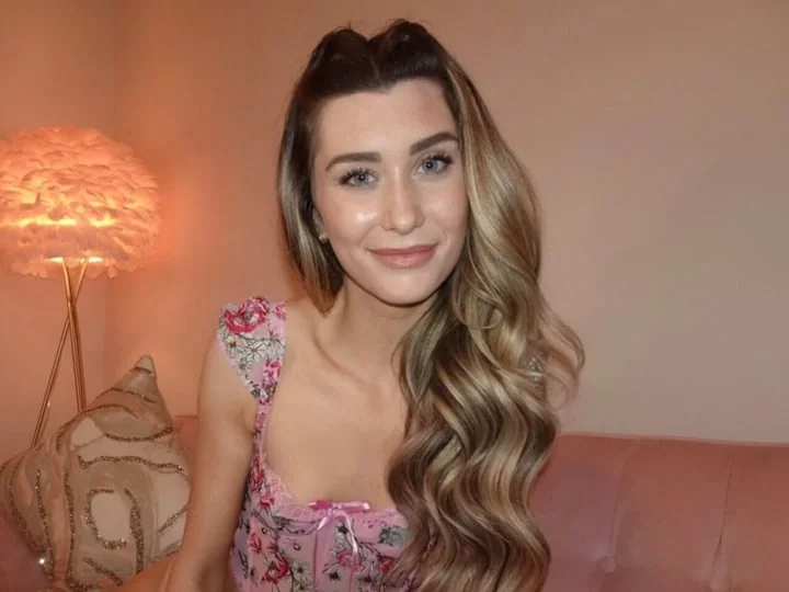Lexiatl OnlyFans creator with exclusive content