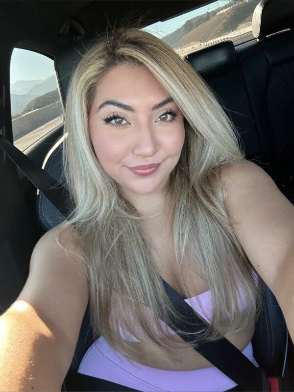 Lexi OnlyFans creator with big green eyes