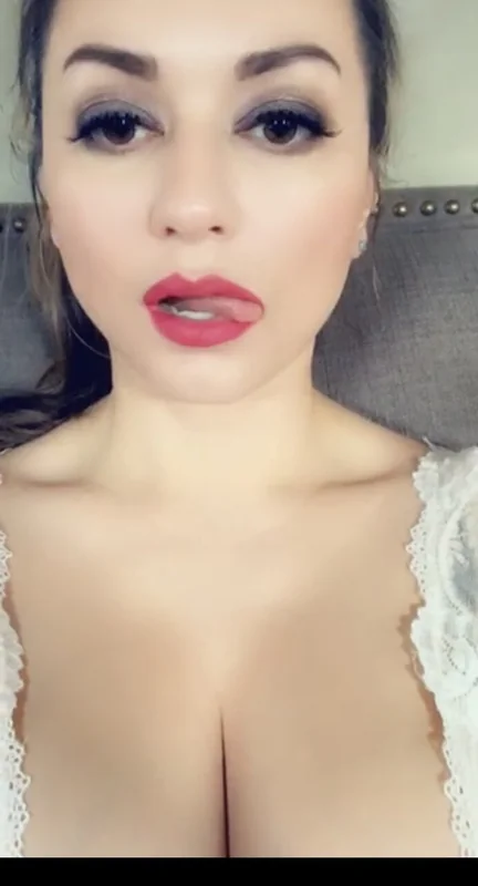 Lexi Wilde OnlyFans exclusive content creator