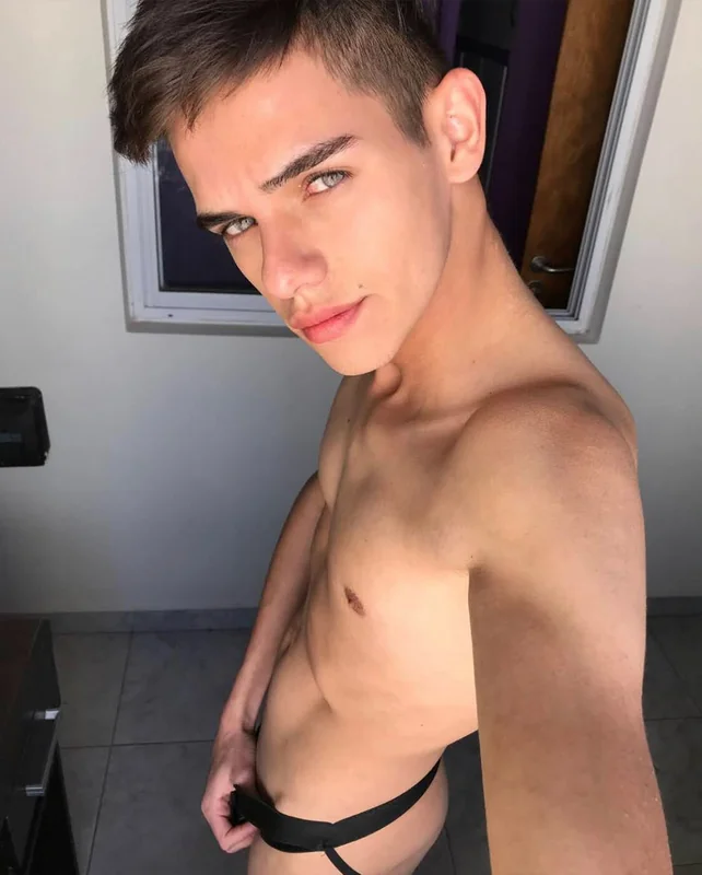 Liaamken - Engaging Gay Content Creator Liaamken OnlyFans profile picture - Gay creator