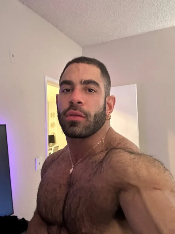 Liamperez OnlyFans Profile Liamperez OnlyFans athletic male creator