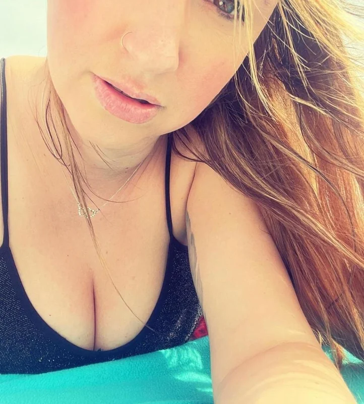 Liana Profile on OnlyFans Liana OnlyFans blonde creator