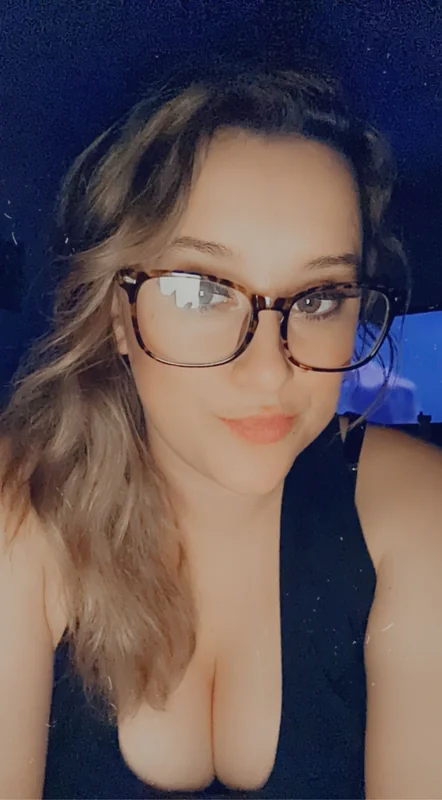 Glorianna OnlyFans Profile Glorianna OnlyFans creator with fun videos