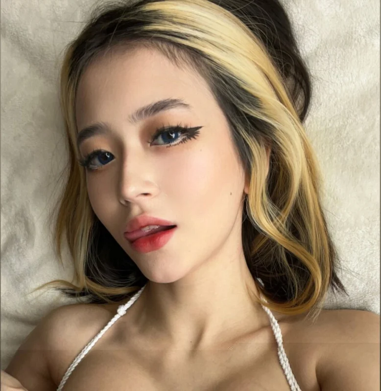 Lyalit Veliar OnlyFans creator with unique stories