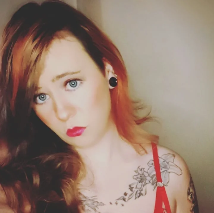LilliAmethyst OnlyFans Profile LilliAmethyst OnlyFans red-haired tattooed creator