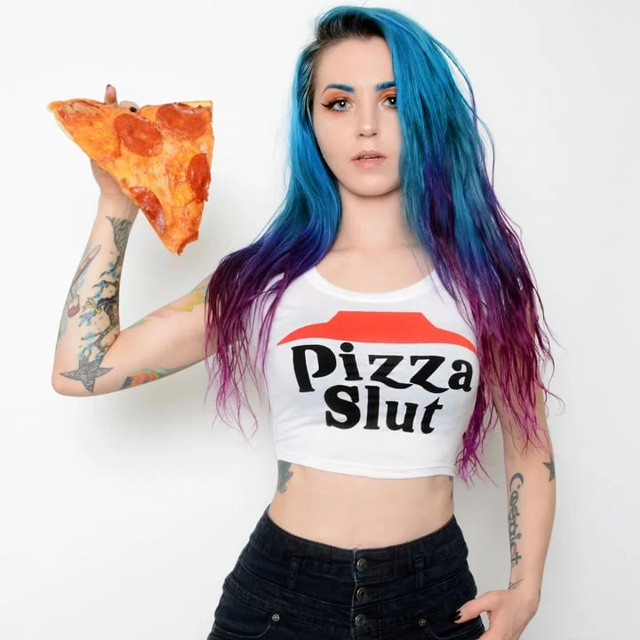 Lillybluemoon OnlyFans Creator Lillybluemoon OnlyFans slim tattooed alternative creator