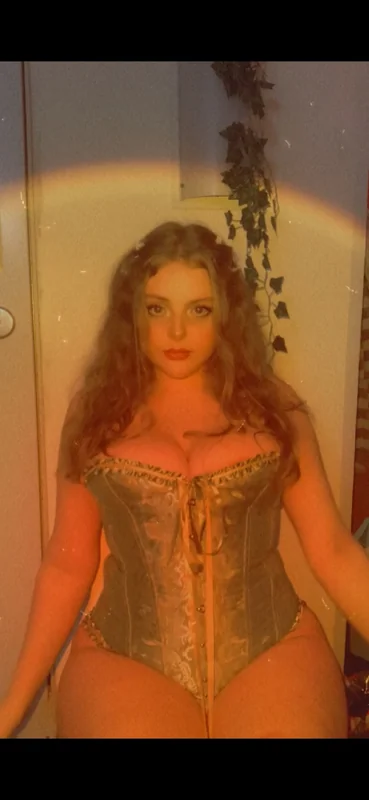 Lillymintxn OnlyFans creator with stunning content