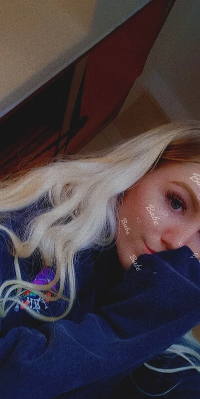 R O S I E - OnlyFans Creator Profile Picture