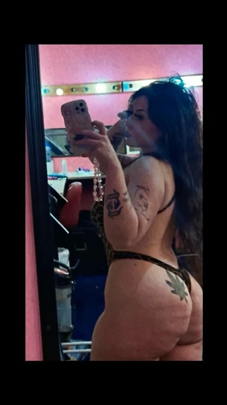 Lilpeachything on OnlyFans with engaging content