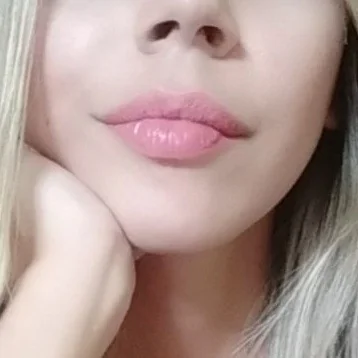 lily soares OnlyFans blonde curvy