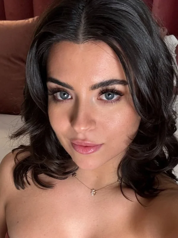 Lily Fiore OnlyFans profile