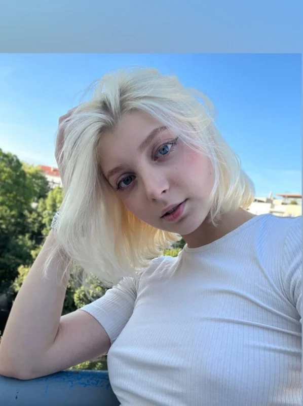 Emili OnlyFans Creator Emili OnlyFans cute girl