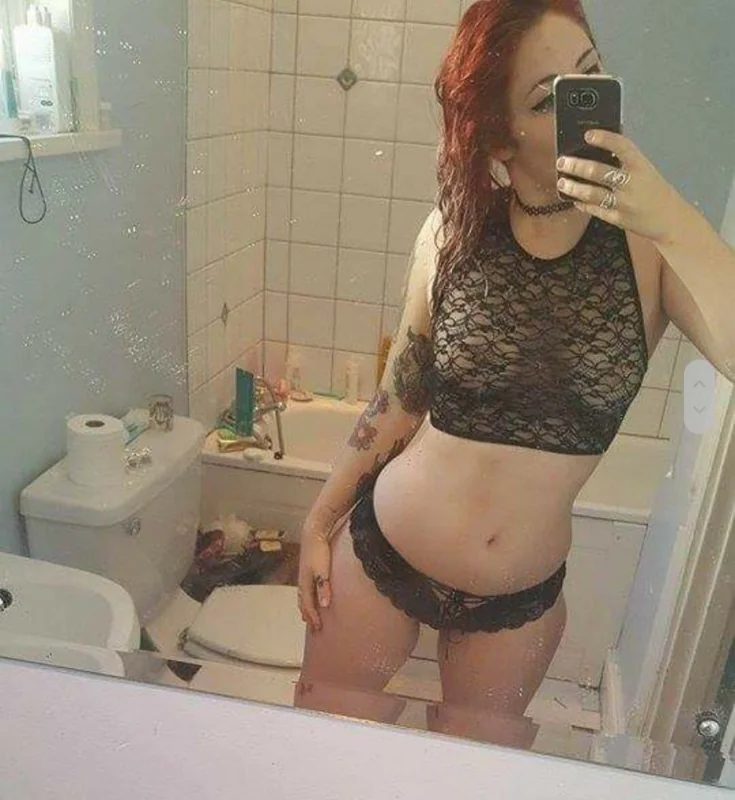 Littlemisspoison96 OnlyFans Curvy Alt Girl
