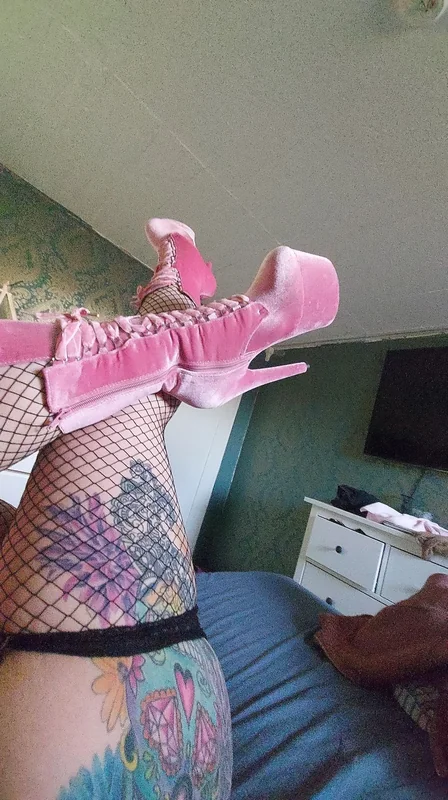 MissPink OnlyFans Profile MissPink OnlyFans creator showcasing pink theme