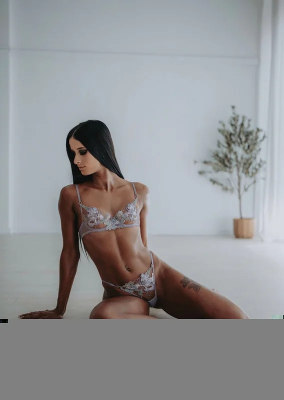 Liv Paige - OnlyFans Creator Profile Picture