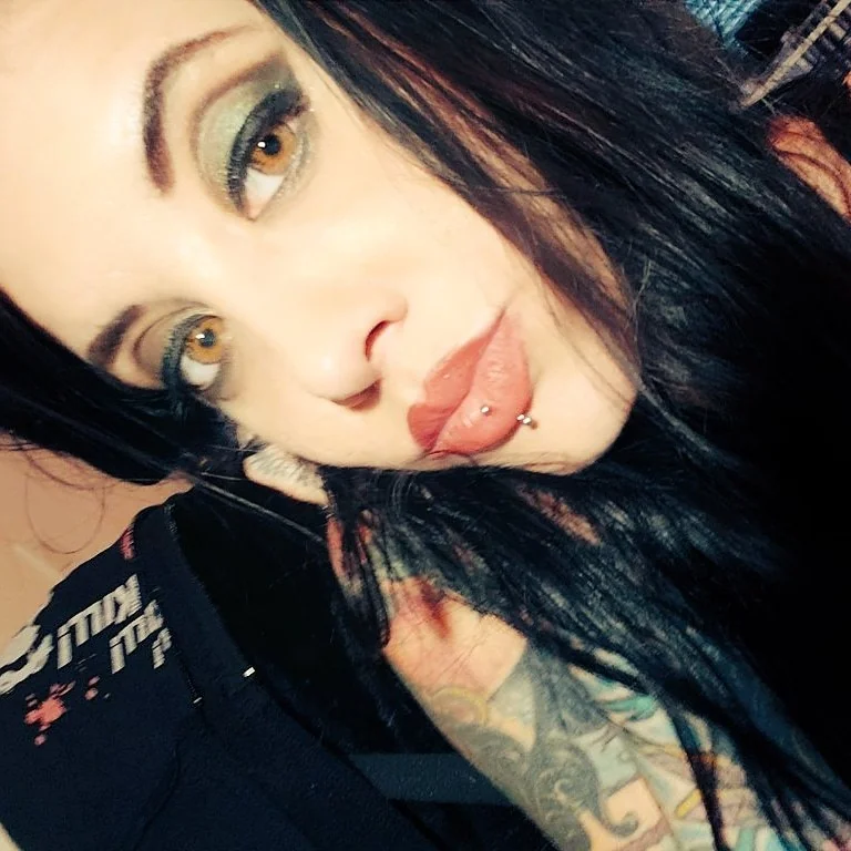 LizzieHomeWrecker OnlyFans Creator Profile LizzieHomeWrecker OnlyFans tattoo goddess