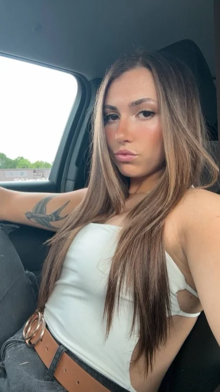 Lo OnlyFans fit girl next door