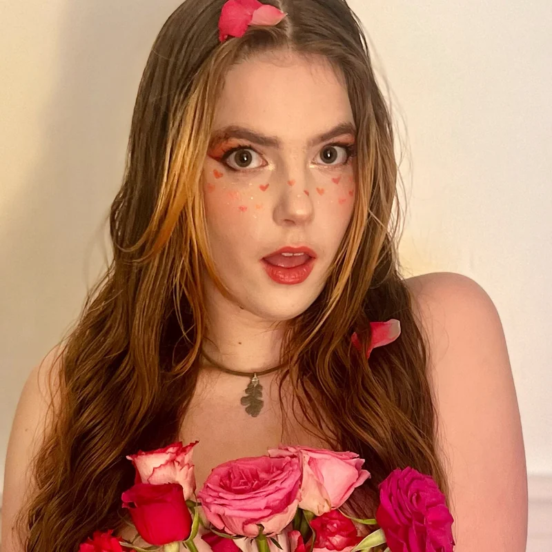 Long Hair Luna - OnlyFans Creator Profile Picture