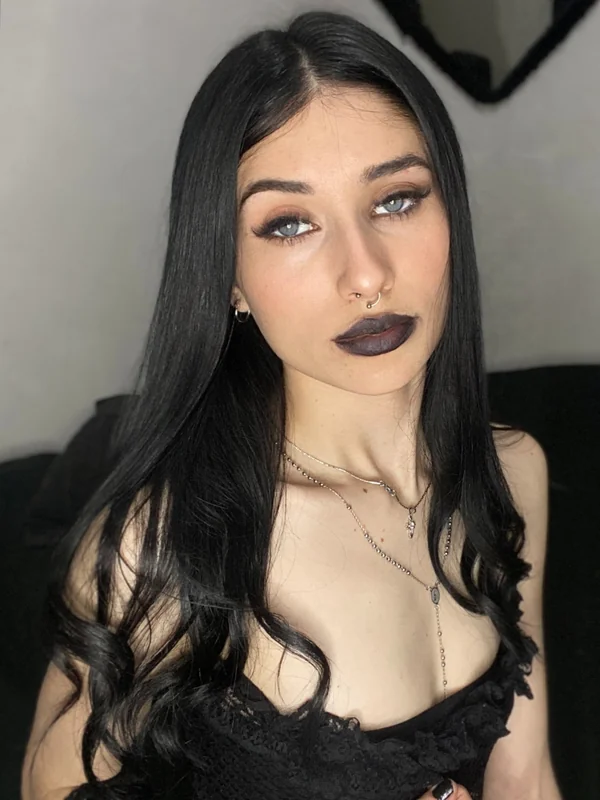 Lola Díaz OnlyFans Creator Image Lola Díaz OnlyFans goth tattooed creator