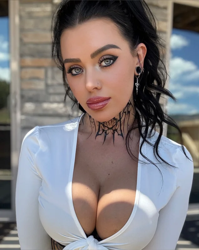 Lou Lou VIP OnlyFans dark seduction creator