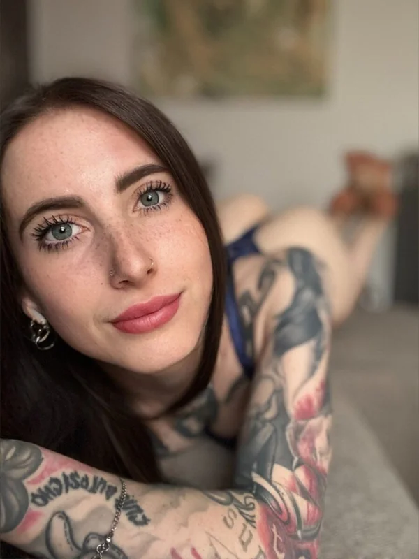lounesbit OnlyFans creator with vampire teeth
