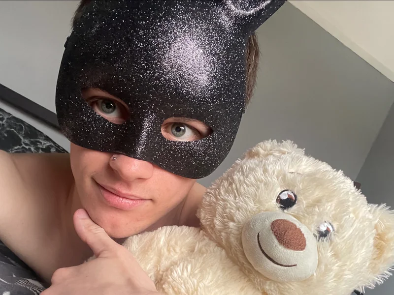 Lucas on OnlyFans hung British boy
