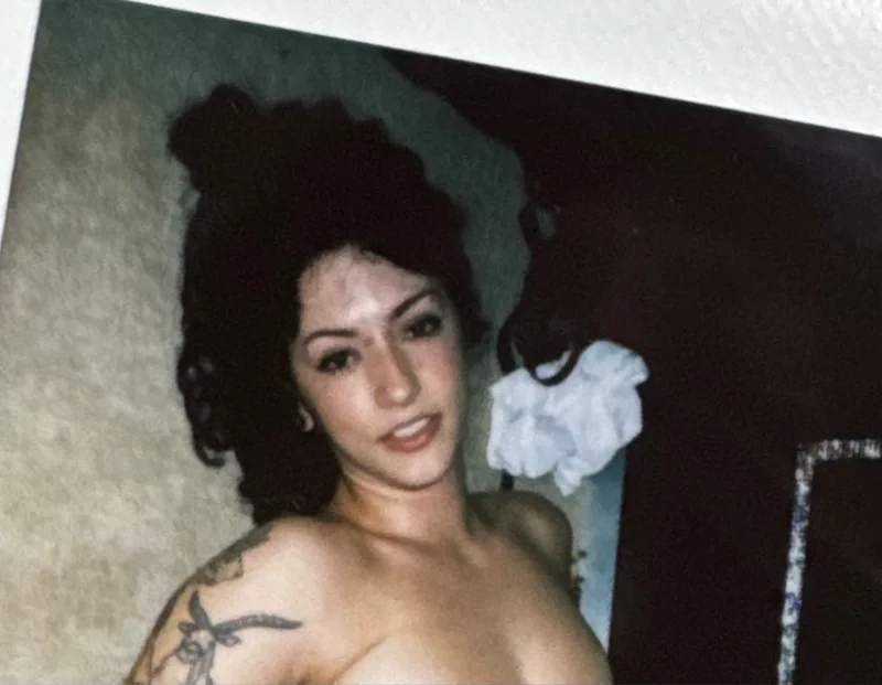 Luckyolliee OnlyFans tattooed babe sharing adventures