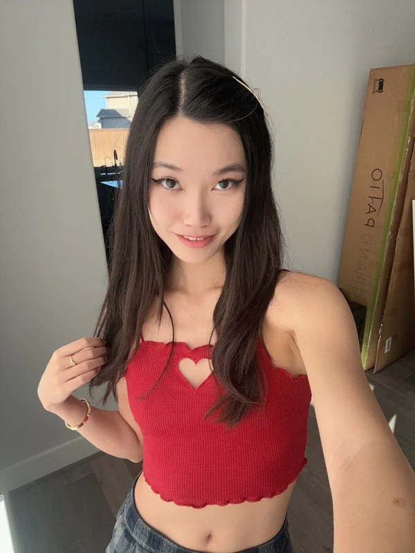 lucymochi FREE ACCT - OnlyFans Creator Profile Picture