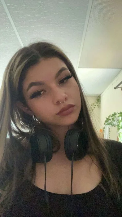 lucy OnlyFans Profile lucy OnlyFans creator with unique personality