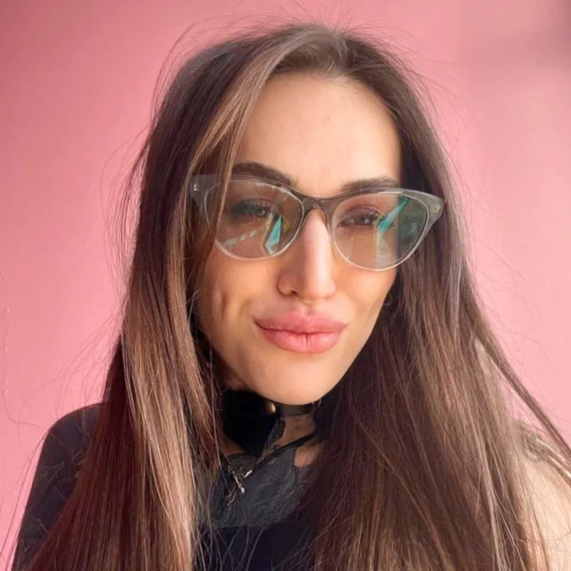 LUNA's Exclusive OnlyFans Profile LUNA OnlyFans profile with unique altgirl content
