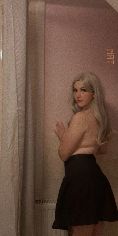 Lunanovaxi OnlyFans creator with stunning lingerie photos.