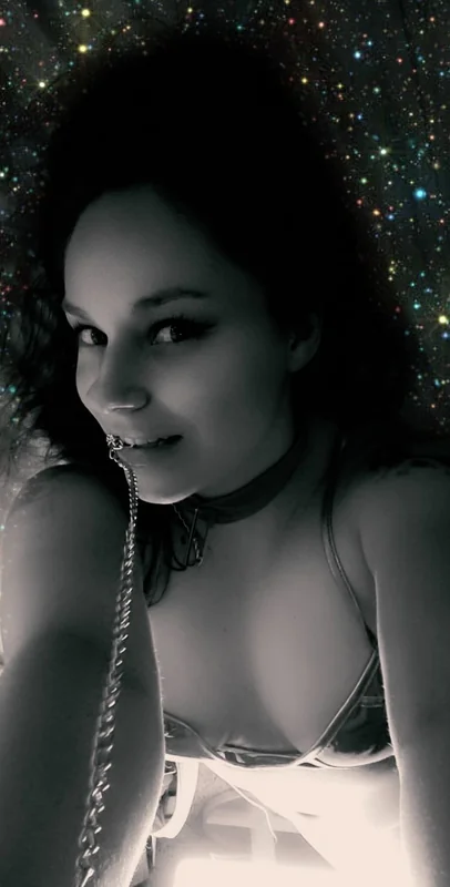 Lunarfantasyescape OnlyFans Profile Lunarfantasyescape OnlyFans flirty content creator