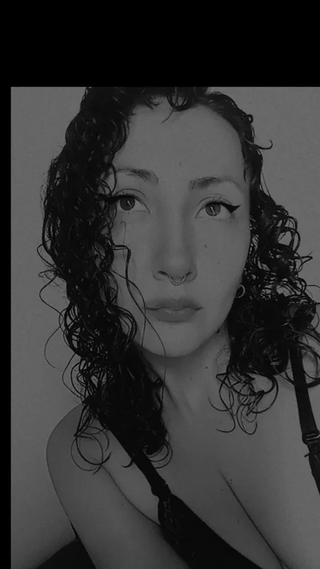 Luna OnlyFans curly hair creator