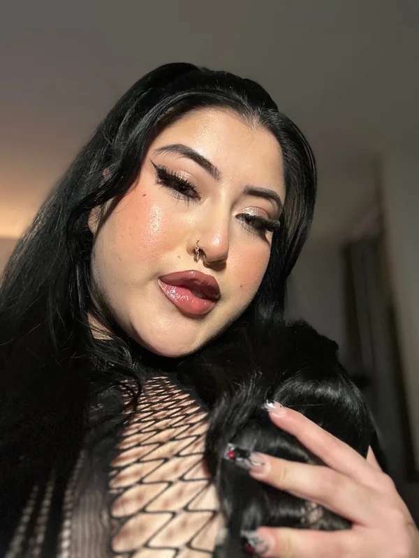 Lunaunlocked OnlyFans creator with engaging content