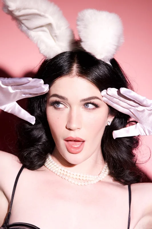 Evelyn Claire - OnlyFans Creator Profile Picture