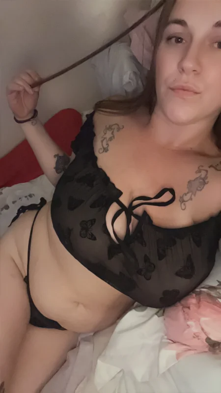 LuvJuggs OnlyFans Creator LuvJuggs OnlyFans brunette curvy creator