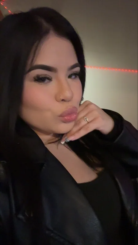 lyss OnlyFans creator with engaging content