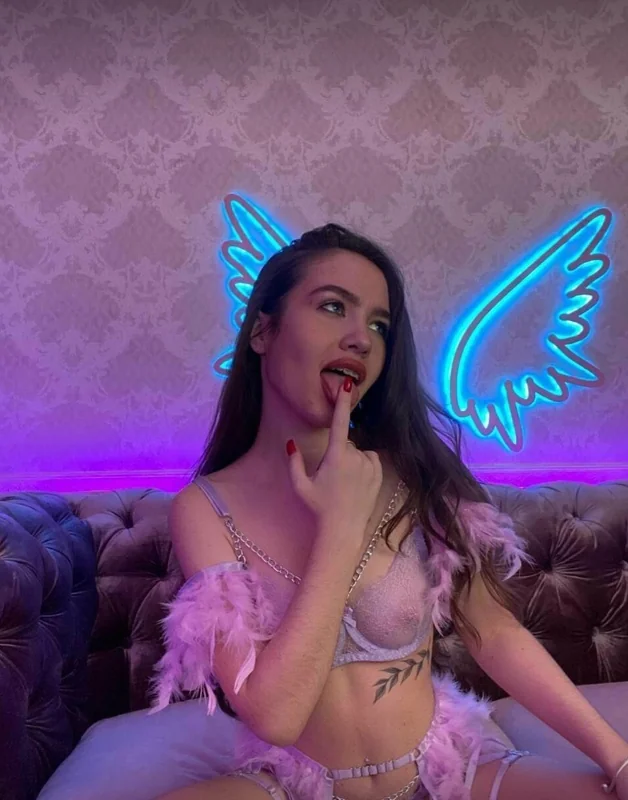 Eliza OnlyFans free content creator