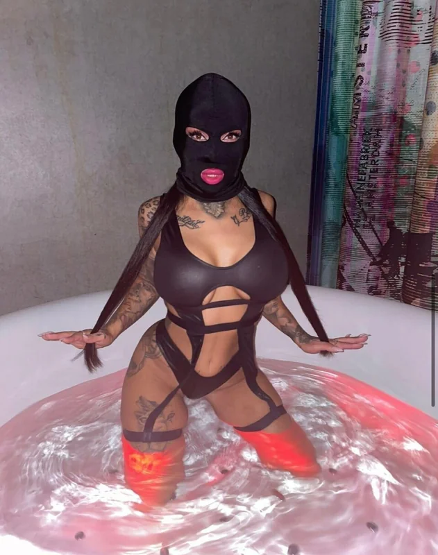 Lya la pirate Official OnlyFans Profile Lya la pirate OnlyFans tattooed creator