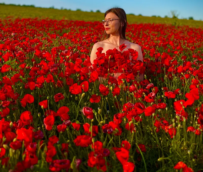 Y_anna69 OnlyFans Profile Y_anna69 OnlyFans creator with glasses
