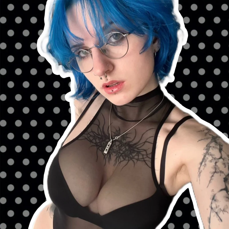 lyra crow OnlyFans profile